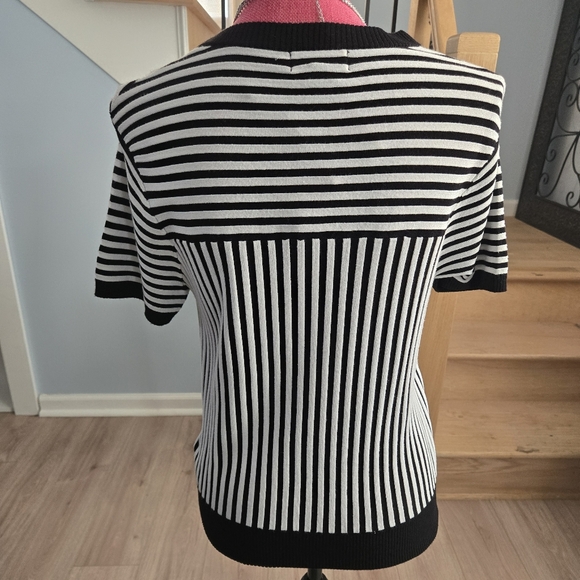 GUESS Black and White Striped Button-Up Top - XL - NWT - Picture 2 of 8